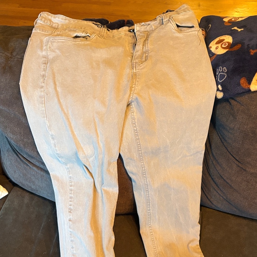Men's Skinny Jeans in Light Tan